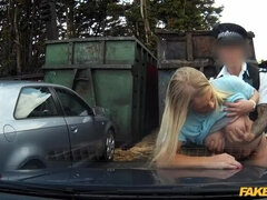 Enthousiasteling, Auto, Gevangen, Bedriegen, Sperma shot, Hondjeshouding, Sperma in gezicht, Buiten