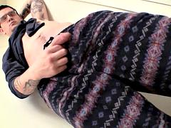 デカチン, ゲイ