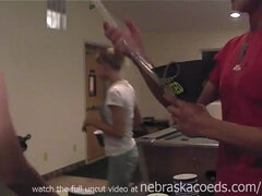 Колледж, В первый раз, Эксгибиционист, Подружка, Обнаженные, На публике, Стриптизерша, Сиськи