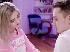 Gros seins, Blonde, Sucer une bite, Mignonne, Queue, Russe, Adolescente, Nénés