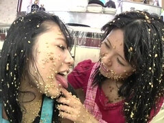 Asiatisch, Bizarr, Fetisch, Freundin, Hd, Lesbisch, Bizarr, Nass