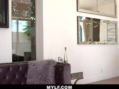 Anaal, Grote kont, Pijpbeurt, Rondborstig, Stel, Handbeurt, Moeder die ik wil neuken, Zoon