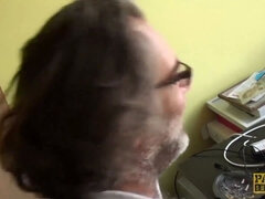 Grosser arsch, Britisch, Hundestellung, Aufs gesicht abspritzen, Fetisch, Natürlichen titten, Piercing, Strümpfe