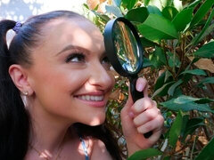 デカ尻, フェラチオ, 茶髪の, 捕まる, 手コキする, 自然山雀, ストリッピング, タトゥー