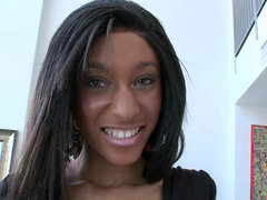 Grosse bite, Noire, Sucer une bite, Branlette thaïlandaise, Interracial, Petite femme, Chatte, Avaler