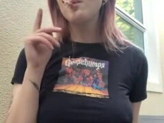 Gros seins, Mignonne, Femelle, Fétiche, Pov, Fumer, Solo