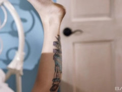 アナル, ブロンド, 茶髪の, 中出し, タトゥー, 三人