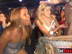 Любители, Большой член, Черные, Одетые девушки голые парни, В клубе, Семяизвержение, Милф, Молоденькие