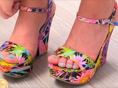 Tanzen, Doppelpenetration, Kleid, Absätze, Orgasmus, Öffentlich, Spielzeuge, Unter dem rock