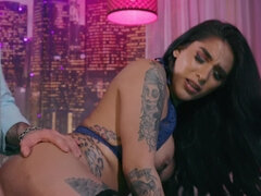 In den arsch, Arschlecken, Grosse titten, Blasen, Braunhaarige, Schwanz, Latina