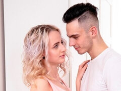 Blond, Pijpbeurt, Hondjeshouding, Geschoren, Mager, Tiener, Tieten likken