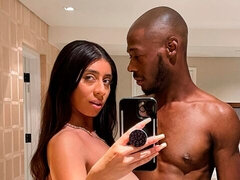 Enthousiasteling, Slaapkamer, Grote kont, Pijpbeurt, Bruinharig, Hondjeshouding, Interraciaal, Moeder die ik wil neuken