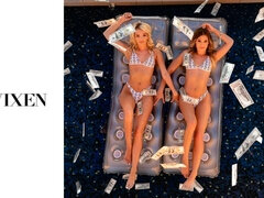 Жопа, Большая жопа, Минет, Член, Собачьи, Молоденькие, Втроем, Сиськи