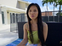 Enthousiasteling, Amerikaans, Aziatisch, Bruinharig, Sperma shot, Hondjeshouding, Likken, Geschoren