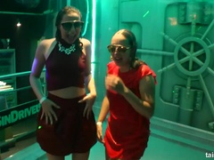 Blonde, Sucer une bite, Poupée, Interracial, Lesbienne, Nue, Orgie, Douche