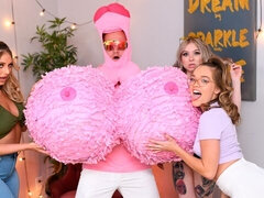 Большая жопа, Большой член, Блондинки, Минет, Собачьи, Мастурбация, Тощие, Молоденькие