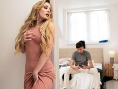 Grosser arsch, Grosser schwanz, Grosse titten, Blasen, Hundestellung, Familie, Mutti, Titten