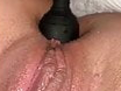 huge buttplug in pregnant exgf ass