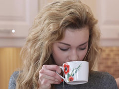 Nana, Blonde, Sucer une bite, Tir de sperme, Naturelle, Étudiant, Serré, Nénés