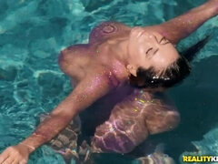 Culo, Culo grande, Negro, Morena, Corridas, Sexo duro, Al aire libre, Piscina