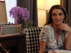 69 negenenzestig, Amerikaans, Oudere vrouw, Lesbisch, Likken, Moeder die ik wil neuken, Kut duiken, Tatoeage