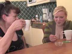 Mooie dikke vrouwen, Mollig, Omie, Lesbisch, Rijpe lesbienne, Voorbinddildo