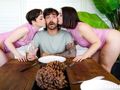 Большая жопа, Большой член, Минет, Пухленькие, Собачьи, Две девушки, Натуральные сиськи, Сиськи