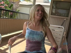 Elaina is proud of her dirty feet in Hawaii