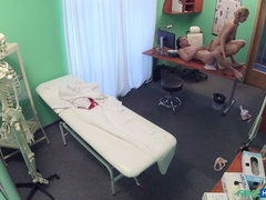 Amateur, Americano, Médico, Corridas faciales, Lamidas, Oficina, Coño, Nalgadas