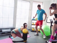 Cul, Nana, Brunette brune, Souple, Masturbation, Gicler, Nénés, Mouillée