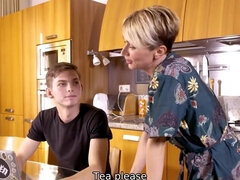 Blonde, Sucer une bite, Hd, Mature, Petite femme, Russe, Cheveux courts, Nénés