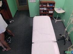 チェコ, 医者, バック, 手コキする, なめる, オフィス, オマンコ, ユニフォーム