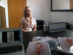 Blondine, Blasen, Hundestellung, Handjob, Pov, Rasiert, Dürr, Titten