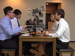 Asiatisch, Arsch, Schönheit, Braunhaarige, Gehörnter ehemann, Gruppe, Hd, Ehefrau