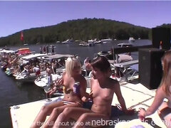 Universiteit, Ex vriendin, Eerste keer, Flashing, Vriendin, Onschuldig, Naakt, Feest