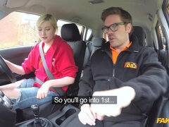 Amateur, Sucer une bite, Voiture, Éjaculation interne, En levrette, De plein air, Gicler, Étudiant