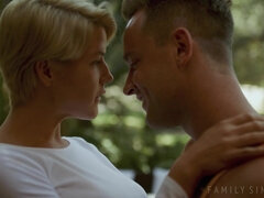 Américain, Cul, En levrette, Faciale, Embrassement, Seins naturels, Tatouage, Nénés