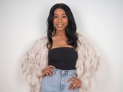 Gros cul, Gros seins, Noire, Brunette brune, Poupée, Branlette thaïlandaise, Hard, Interracial