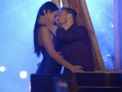 Американки, Сперма на лице, Каблуки, Поцелуи, Вечеринка, Киски, Наездница, Сосущие