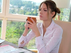 Cul, En levrette, Grosse, Branlette thaïlandaise, Léchez, Chatte, Maigrichonne, Jupe