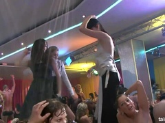 Blond, Pijpbeurt, Aangekleed, Dansen, Groep, Slipje, Satijn, Tieten likken