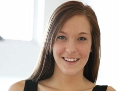 Gros cul, Grosse bite, Sucer une bite, En levrette, Seins naturels, Maigrichonne, Adolescente, Nénés