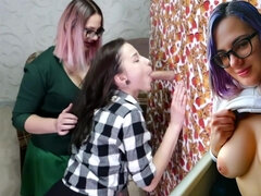 18 ans, Amateur, Gros seins, Sucer une bite, Tir de sperme, 2 femmes 1 homme, Adolescente, Plan cul à trois