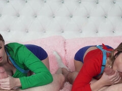 Mamada, Corridas faciales, Cuadrupleta, Grupo, Hd, Lamidas, Tetas naturales, Coño