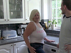 Gros cul, Sucer une bite