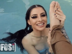Morena, Hd, Monstruo, Piscina, Pov, Tetas