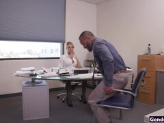 デカチン, デカパイ, イマラチオ, チン, 手コキする, 異人種間, シーメール, タトゥー