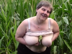 Belle grosse femme bgf, Gros cul, Allemand, Mature, Public, Solo, Jouets