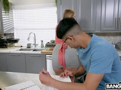 Grote mammen, Blond, Vriendje, Sperma shot, Hd, Keuken, Moeder die ik wil neuken, Realiteit