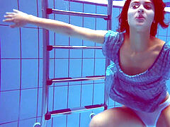 18, 黒人, 毛深い, ヌード, 小柄, プール, 公共, ティーン